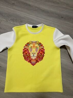Arrow Neon Yellow Sweatshirt with White Sleeves and Colorful Lion Graphic